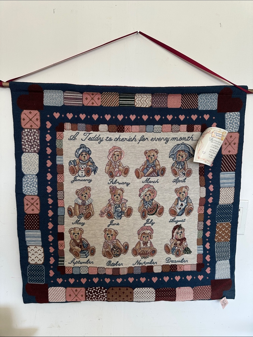 🥕 NWT 26”x26” Cherished Teddies Hanging Tapestry
